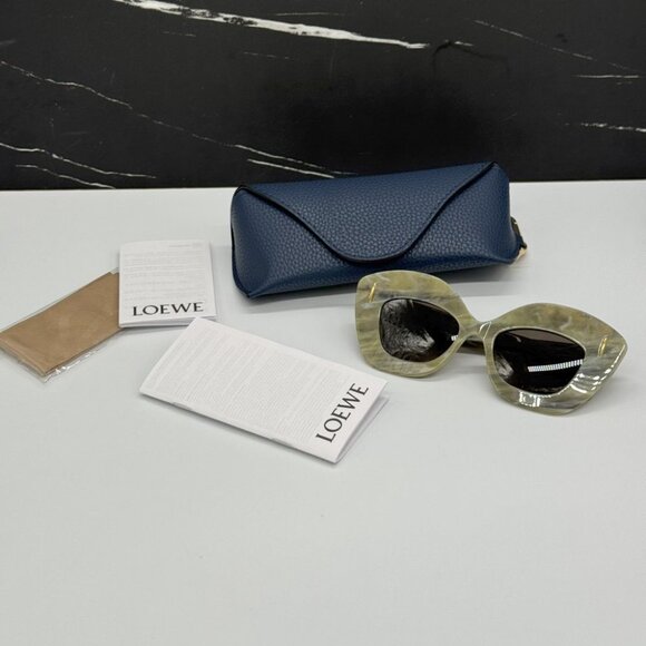 NEW LW40127I 60E LOEWE SUNGLASSES WOMEN GREEN CAT EYE EYEWEAR LOEWE